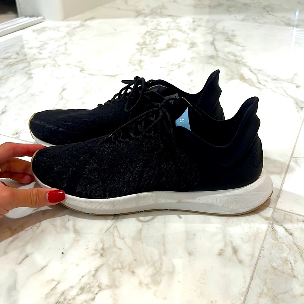 Saysh black tennis shoes